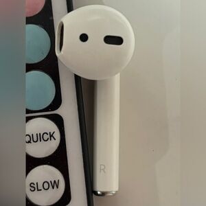 Apple Airpod (1st Generation) (Right Only)